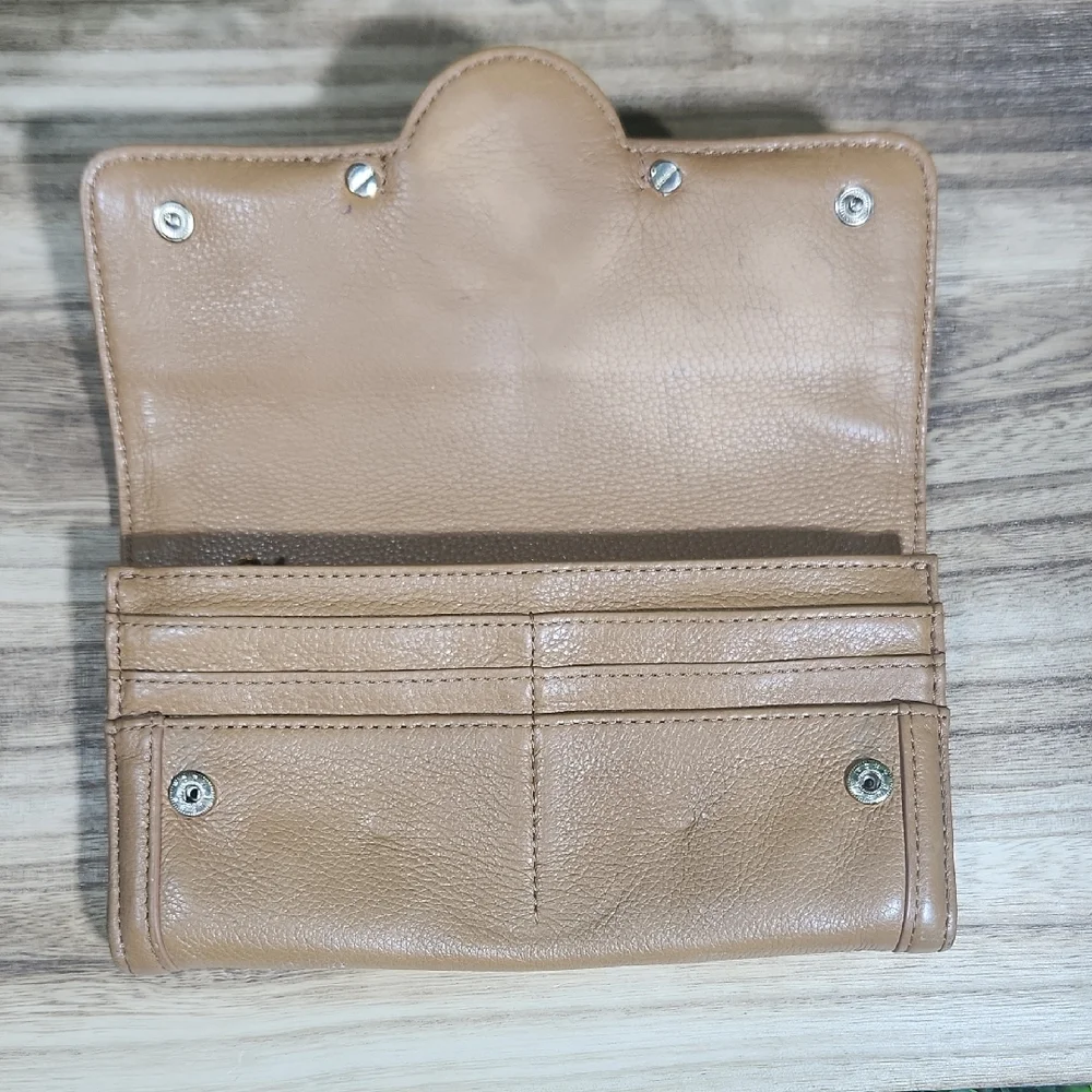 Tory Burch Tan Continental Wallet With Snap Closure - Picture 4 of 17